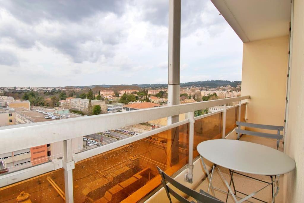 Ferienwohnung Joli T2 Lumineux Avec Balcon Et Wifi - Proche Cv Aix-en-Provence Exterior foto