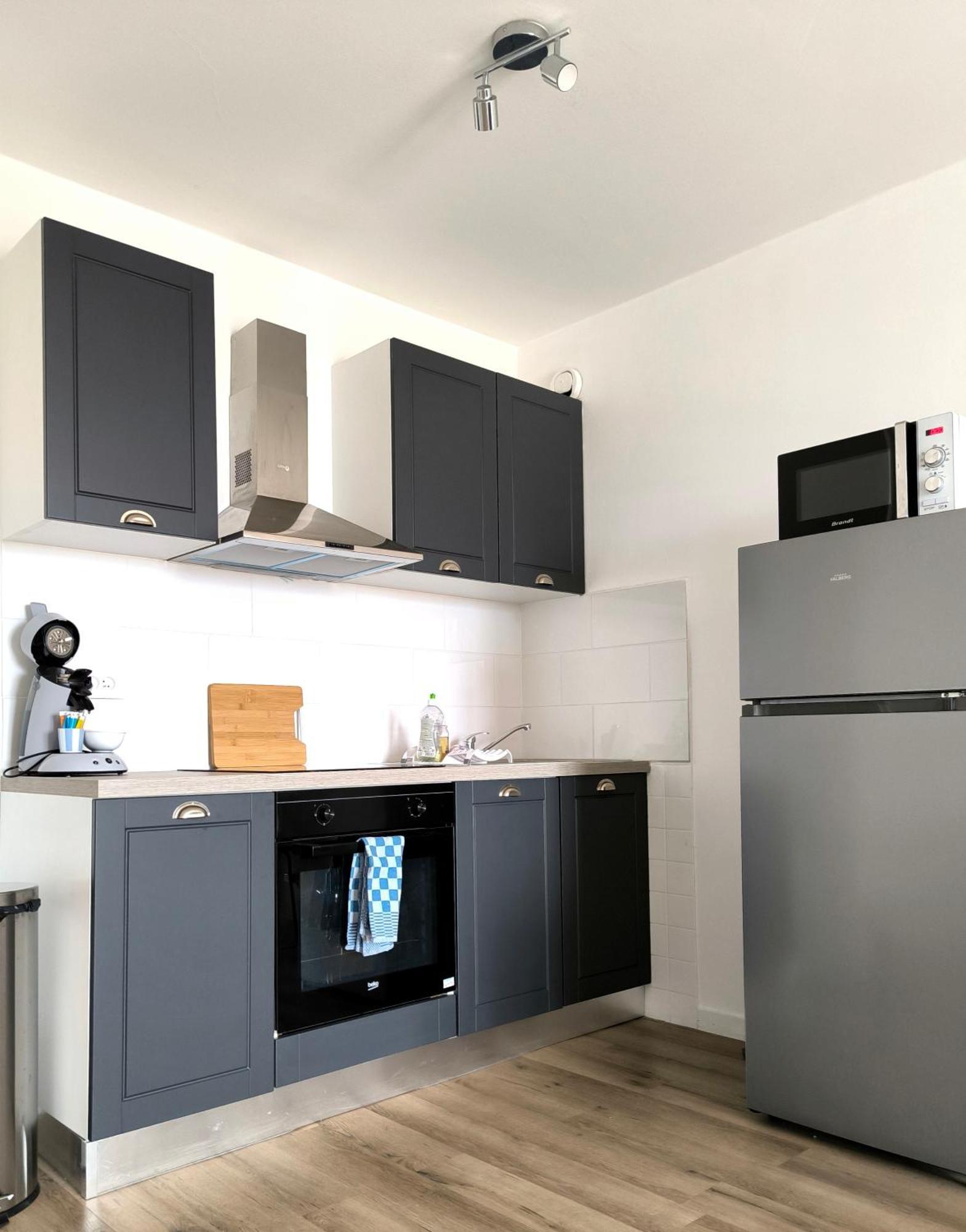 Ferienwohnung Joli T2 Lumineux Avec Balcon Et Wifi - Proche Cv Aix-en-Provence Exterior foto